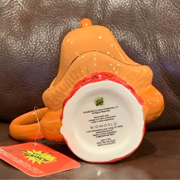 Max the Dog 16oz Sculpted Ceramic Mug How the Grinch Stole Christmas Collection - Picture 13 of 14